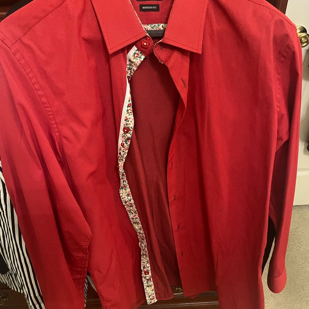 Beautiful Italian, dress shirt, maroon, in color. XL in size, but slim fit🇮🇹 - Picture 5 of 6